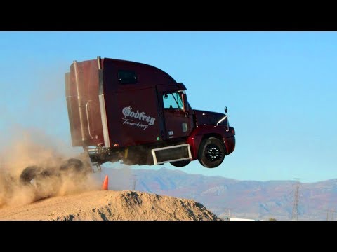 LIKE A BOSS – Amazing Trucks Drifting and Flying Compilation!