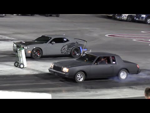 Old vs New School – muscle cars drag racing